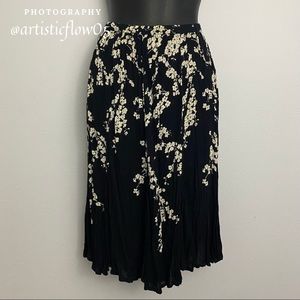 NEW! Bila Black & White Floral Skirt